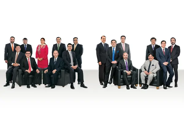 Company group photo — Beauty & Portraits