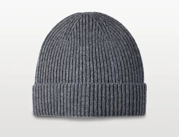 Knit beanie, clean background — Ecommerce & Amazon