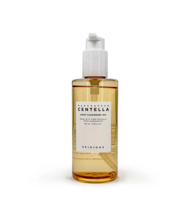 Cleansing oil on white — Ecommerce & Amazon