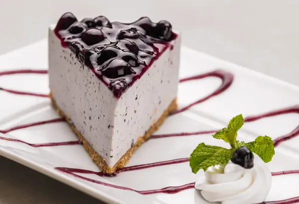 Blueberry cheesecake — Food & Drink