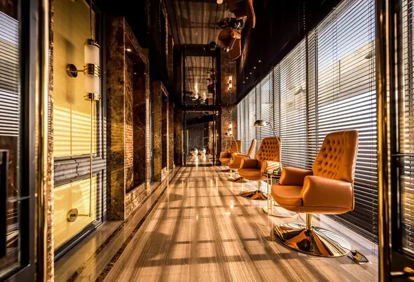 Salon corridor — Real Estate & Interiors